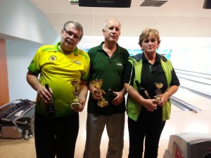 Trojice nejlepších z říjnového turnaje: Rosťa Kala (2.místo), Michal Foťko (1.místo) a Dana Klusáčková (3.místo).