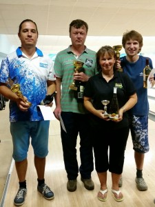 Zářijový CNC Produkt bowlingový bankomat: Filip Křižka (3.místo), Ľuboš Mada (1.místo), Ivana Nováková (nejlepší žena) a Radek Novák (2.místo)